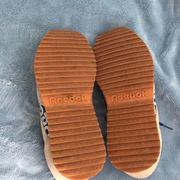 Men’s tan and blue suede Reebok classics - Picture 3 of 6